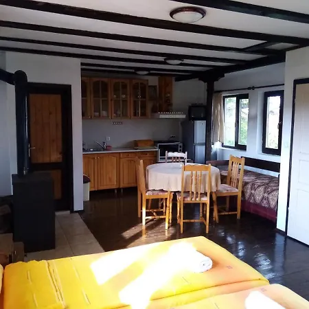 Ferienhaus Вилно Селище Дядовите Къщи Golyama Brestnitsa